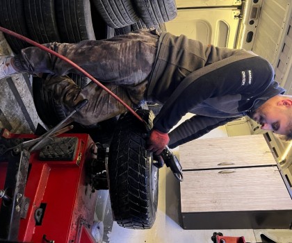 OTO LASTİK TAMİRCİSİ