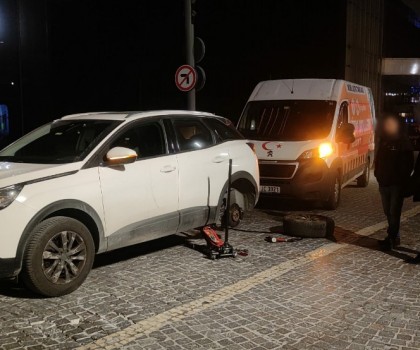 Oto Lastik Tamircisi 24s